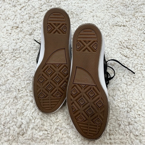 Chuck Taylor Converse - Picture 4 of 11